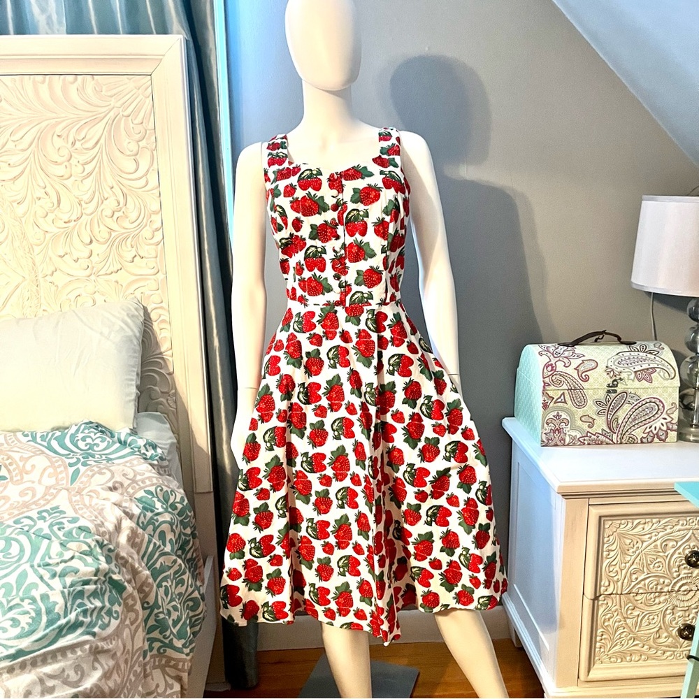 Sleeveless Strawberry Dress🍓
